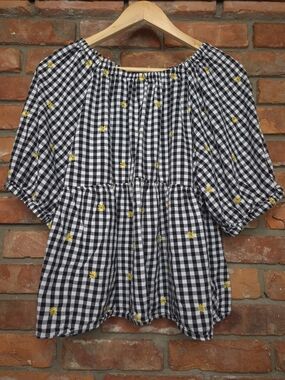Old Navy Gingham Embroidered Daisy Peasant Blouse Large Cottagecore